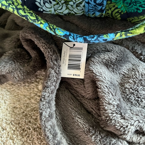 NWT Small Duffle by Vera Bradley - Picture 2 of 2